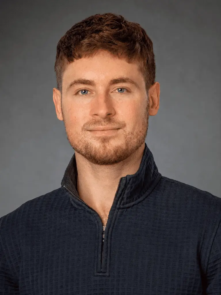 new real agent headshot